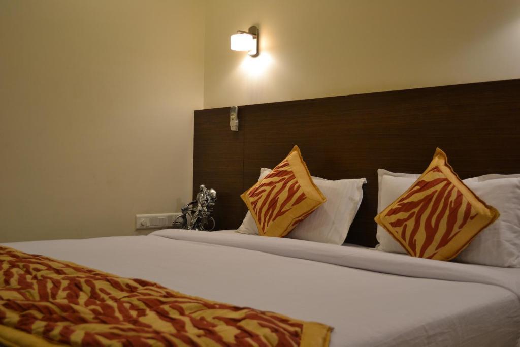 Hotel Adi Nagpur Habitación foto